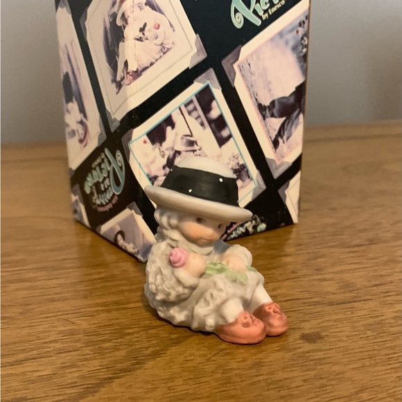 Kim Anderson’s «THINKING OF YOU...
BRINGS SWEET MEMORIES" GIRL SITTING,New - Picture 4 of 14